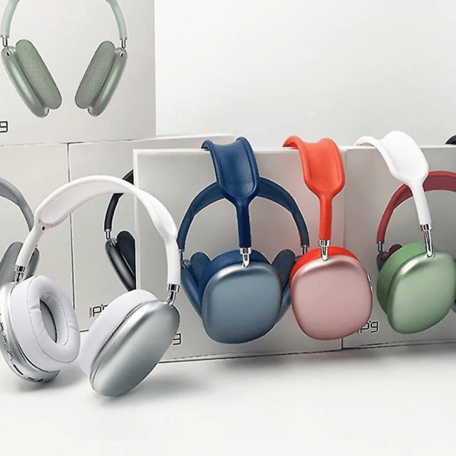 Auricular cuadrado tipo AirPods Max.